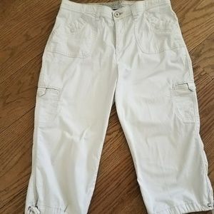 Gloria Vanderbilt Khaki Capri Pants